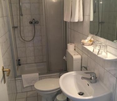 Hockenheim House | Hotel und Restaurant -Gasthaus Zur Pfalz