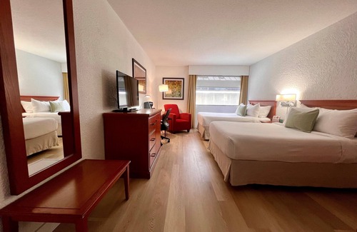 Mercier-Hochelaga-Maisonneuve Hotel | Hotel Universel Montreal