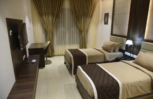 Sankagiri Hotel | HOTEL VAHINI GRAND