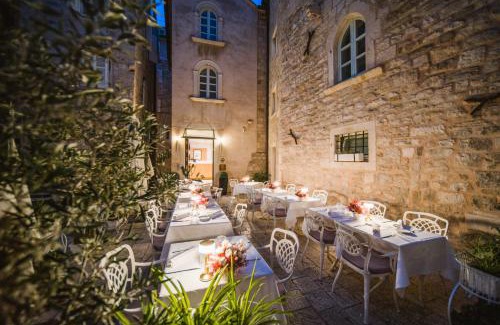 Old Town Hotel | Hotel Vestibul Palace & Villa - Small Luxury Hotels Of The World