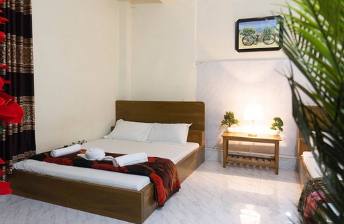 Dhaka Hotel | Hotel White House International Residential - Family Room - AC
