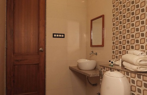 Ratanpur Hotel | Hotel White Lotus