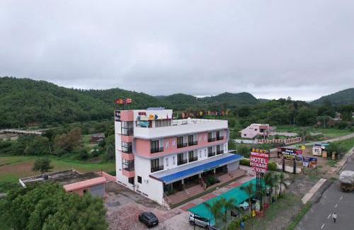 Ratanpur Hotel | Hotel White Lotus