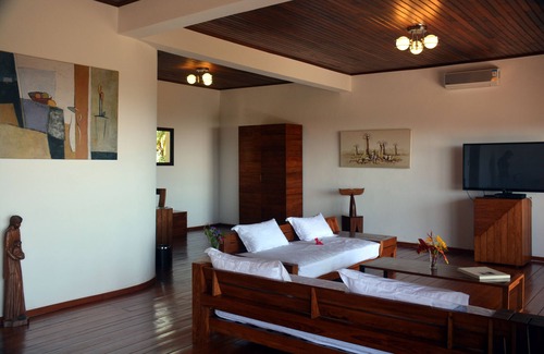 Ambondrona Hotel | Hotel with comfortable rooms and terrace with beautiful sea view