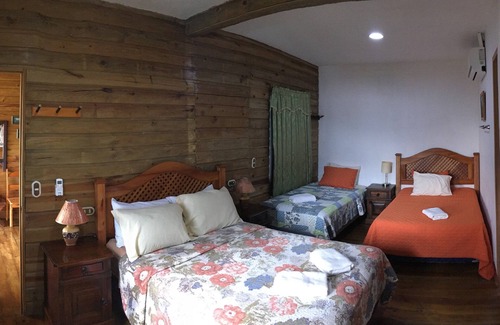 Puerto Barrios House | Hotel y Restaurante Casa Escondida