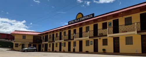 Quetzaltenango Hotel | Hotel y Restaurante Villa Esmeralda