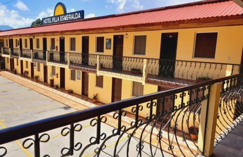 Quetzaltenango Hotel | Hotel y Restaurante Villa Esmeralda