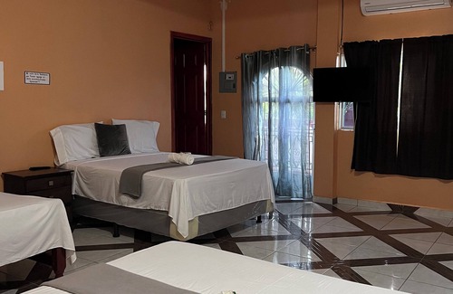 Cacaopera Hotel | Hotel y Restaurante La Perla