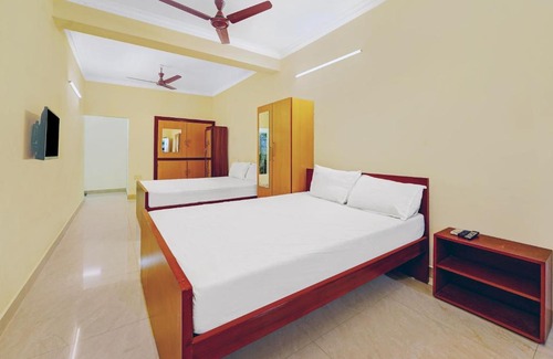 Nanganallur Hotel | Hotel Yadvik