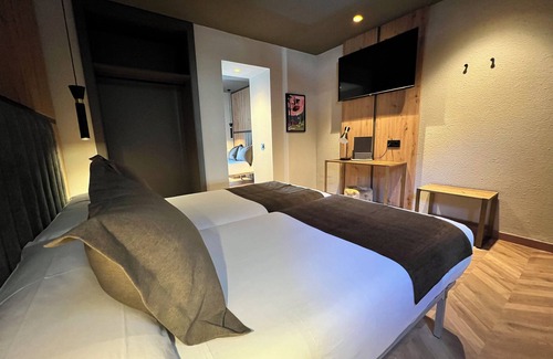 Encamp Hotel | Hotel Yomo Petit Paris