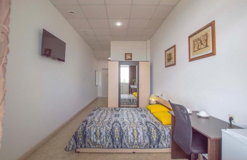 Verkh-Isetskiy Rayon Hotel | Hotel YUG