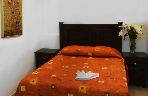 Lazaro Cardenas Hotel | Hotel Zirahuen