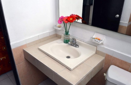 Lazaro Cardenas Hotel | Hotel Zirahuen