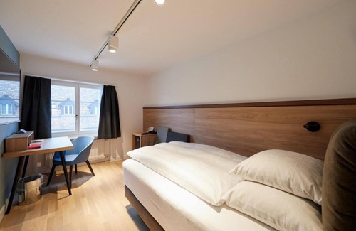 Buelach Hotel | Hotel zum goldenen Kopf