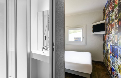 Mons-en-Baroeul Hotel | hotelF1 Lille Métropole (Métro Mons Sarts)