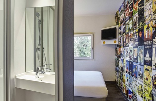 Viviani - Bonnevay Hotel | hotelF1 Lyon Gerland Vénissieux