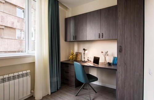 Kentron Apartment | hotelise l Magenta Apartment