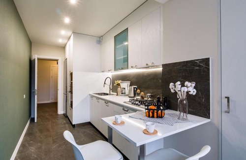 Kentron Apartment | hotelise l Magenta Apartment