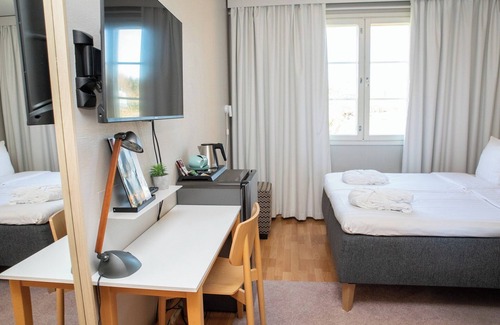 Karhula Hotel | Hotelli Jokipuisto
