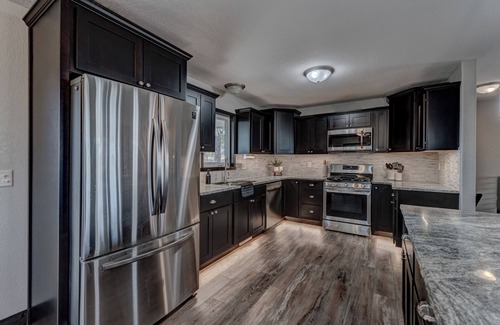 Blackhawk House | Hottub, patio lounging, WiFi game table, and most important- amazing view!