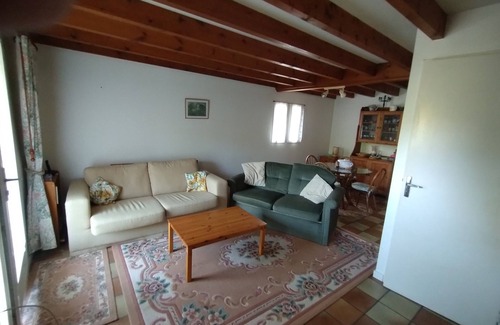 Saint-Paul-Lizonne House | House in lovely gardens with shared pool in Dordogne, parking on site