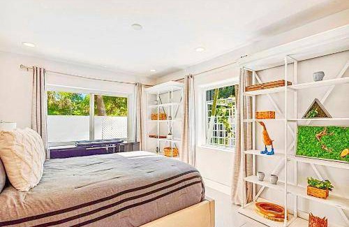Southwest Coconut Grove House | House ∙ 4 bedrooms ∙ 9 guests
