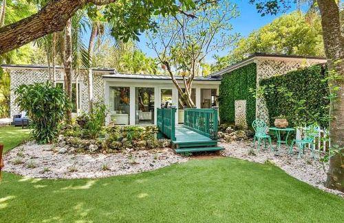 Southwest Coconut Grove House | House ∙ 4 bedrooms ∙ 9 guests