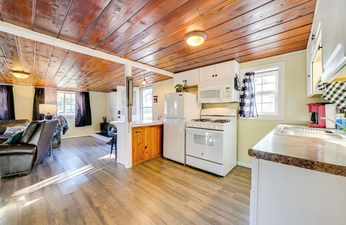 Houghton Lake Cottage | Houghton Lake Cottage - Central Location!