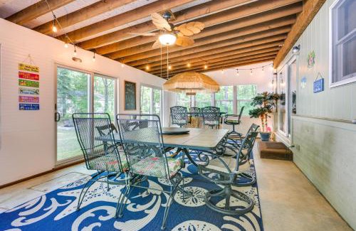 Houghton Lake House | Houghton Lake Cottage Escape with Patio!