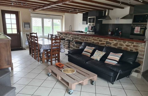 Flamanville House | House 1.7km from the port of Dielette