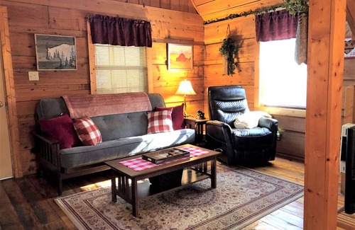 Tellico Plains House | House ∙ 1 bedroom ∙ 2 guests