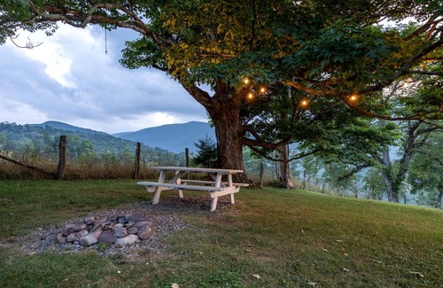 Seneca Rocks House | House ∙ 1 bedroom ∙ 2 guests