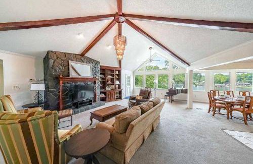 Jonesboro House | House ∙ 1 bedroom ∙ 12 guests