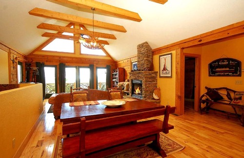 Wolf Laurel House | House ∙ 1 bedroom ∙ 10 guests