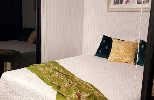 Cooroibah House | House ∙ 1 bedroom ∙ 2 guests