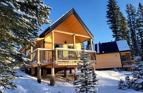 Nordegg House | House ∙ 1 bedroom ∙ 4 guests