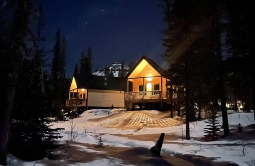 Nordegg House | House ∙ 1 bedroom ∙ 4 guests