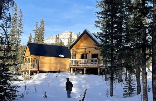 Nordegg House | House ∙ 1 bedroom ∙ 4 guests