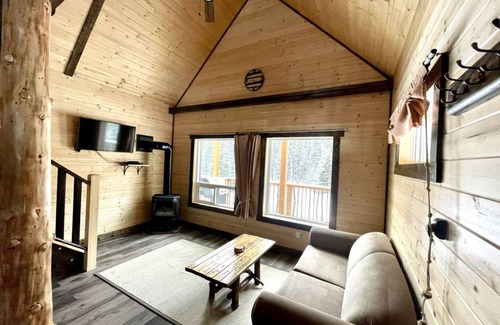 Nordegg House | House ∙ 1 bedroom ∙ 4 guests