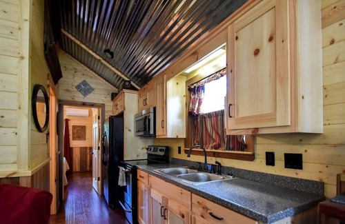 Brenham House | House ∙ 1 bedroom ∙ 4 guests