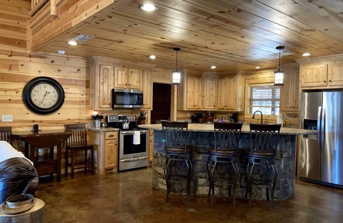 Broken Bow House | House ∙ 1 bedroom ∙ 12 guests