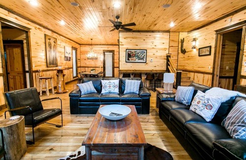 Broken Bow House | House ∙ 1 bedroom ∙ 13 guests