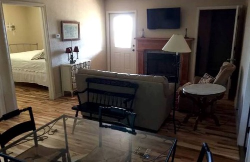 Spring Branch House | House ∙ 1 bedroom ∙ 4 guests