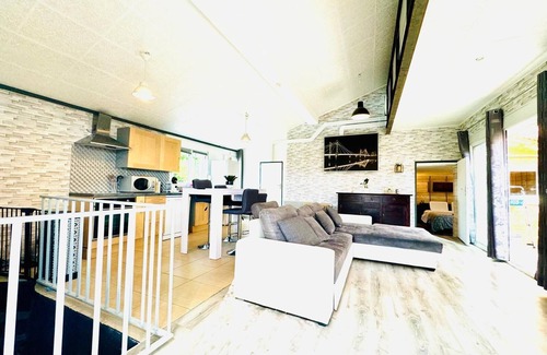 Le Beausset Villa | House 2/4 pers air-conditioned swimming pool ping pong near bandol