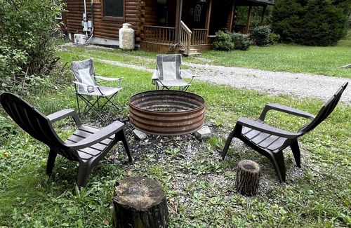 Bruceton Mills House | House ∙ 2 bedrooms ∙ 5 guests