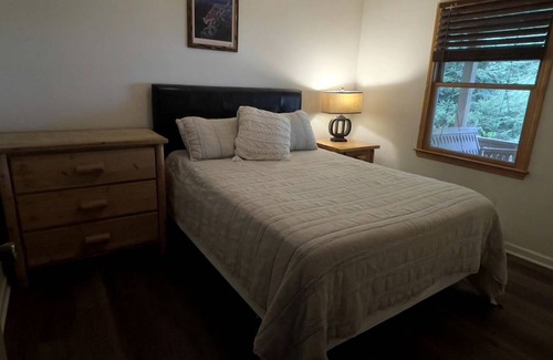Bruceton Mills House | House ∙ 2 bedrooms ∙ 5 guests