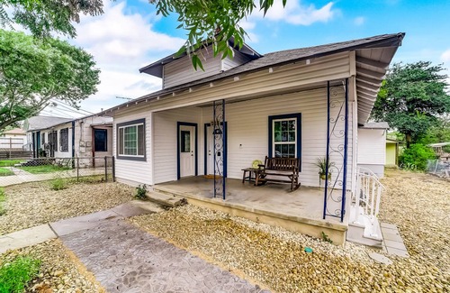 Downtown San Antonio House | House ∙ 2 bedrooms ∙ 6 guests