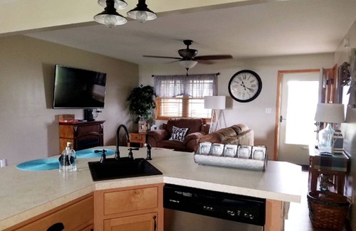 Gallipolis Ferry House | House ∙ 2 bedrooms ∙ 4 guests