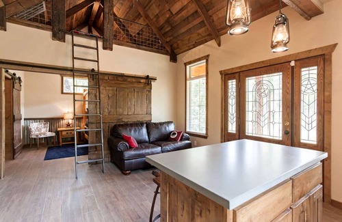 Royse City House | House ∙ 2 bedrooms ∙ 4 guests
