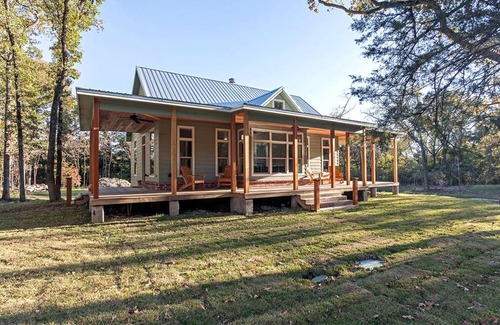 Royse City House | House ∙ 2 bedrooms ∙ 8 guests